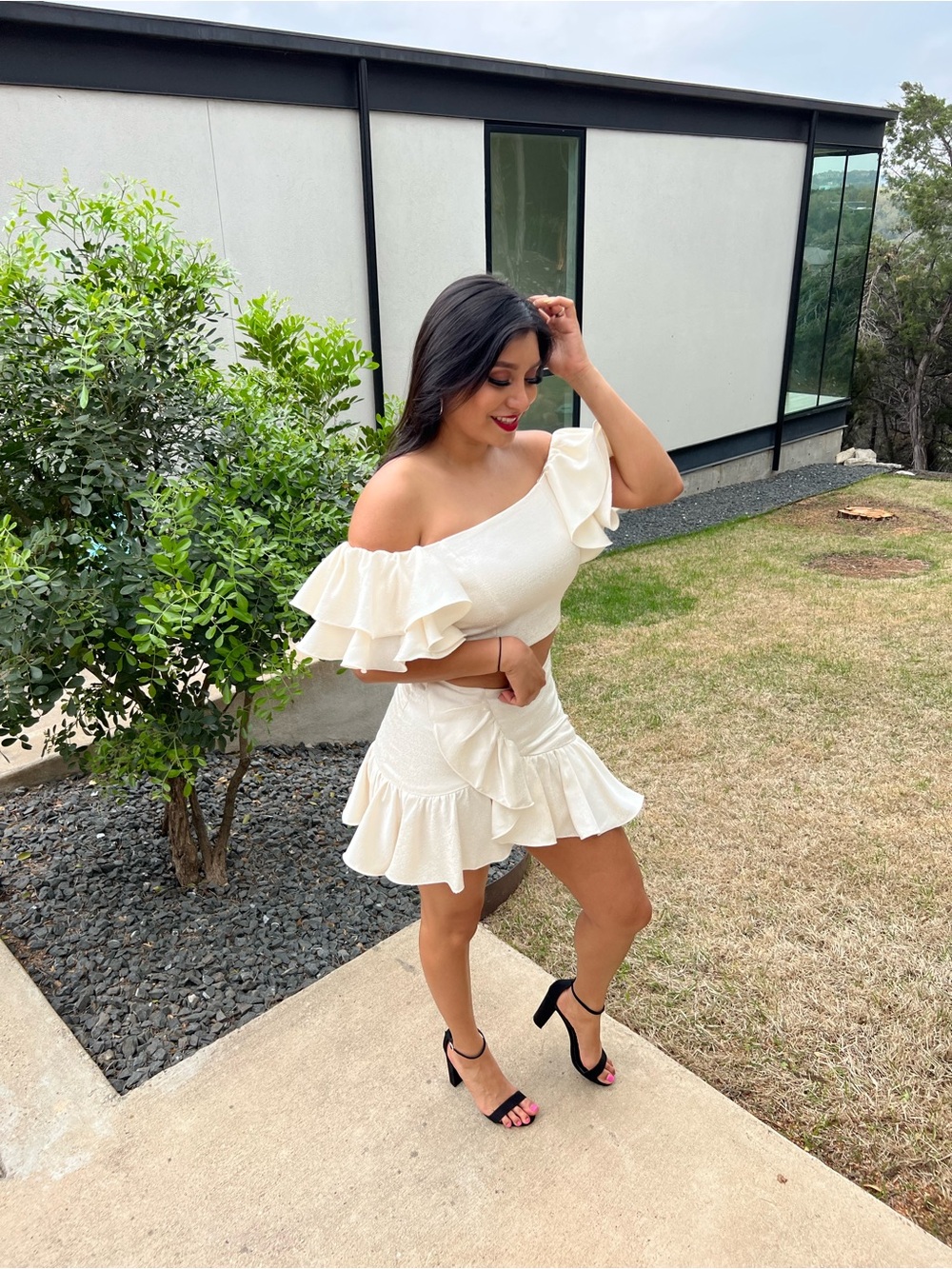 DO+BE Cream Ruffle-Tiered Mini Skirt